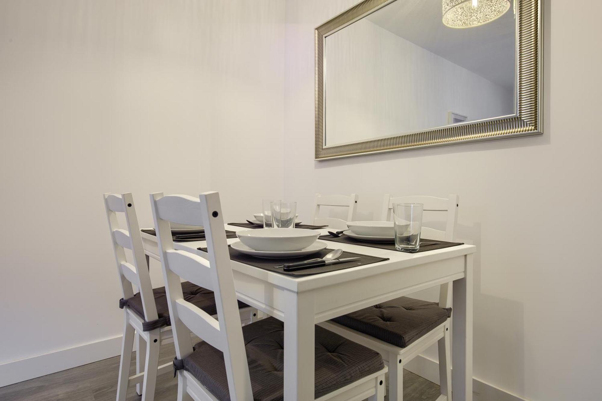 Apartamento San Isidro Алькала-де-Енарес Екстер'єр фото